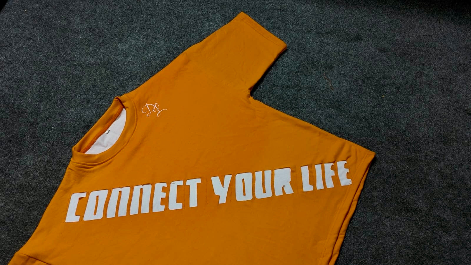 ORANGE TEE